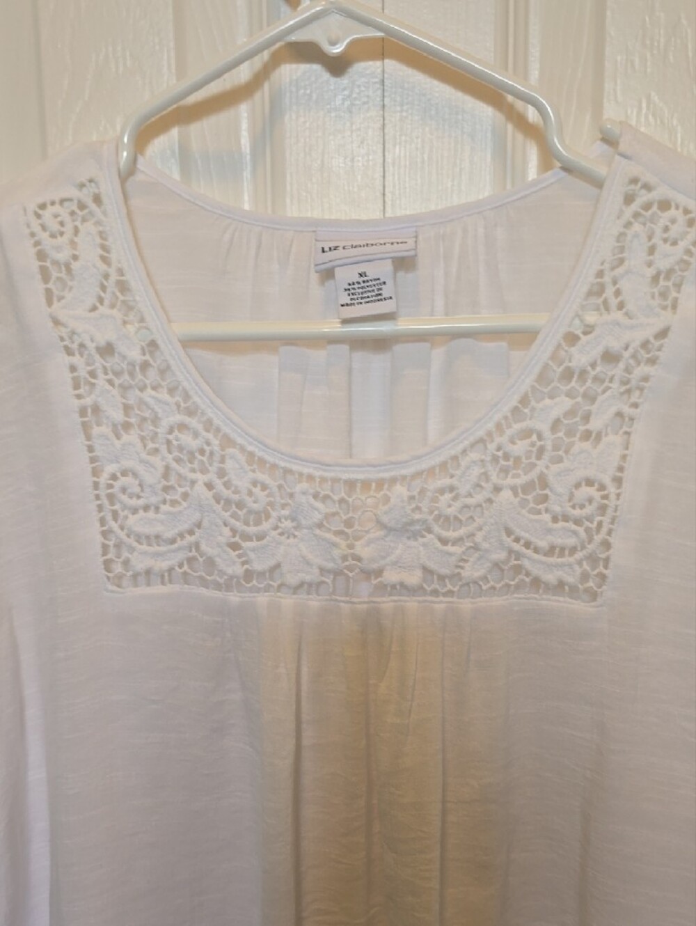 Liz Claiborne White Crochet Yoke Short Sleeve Top - Picture 3 of 5